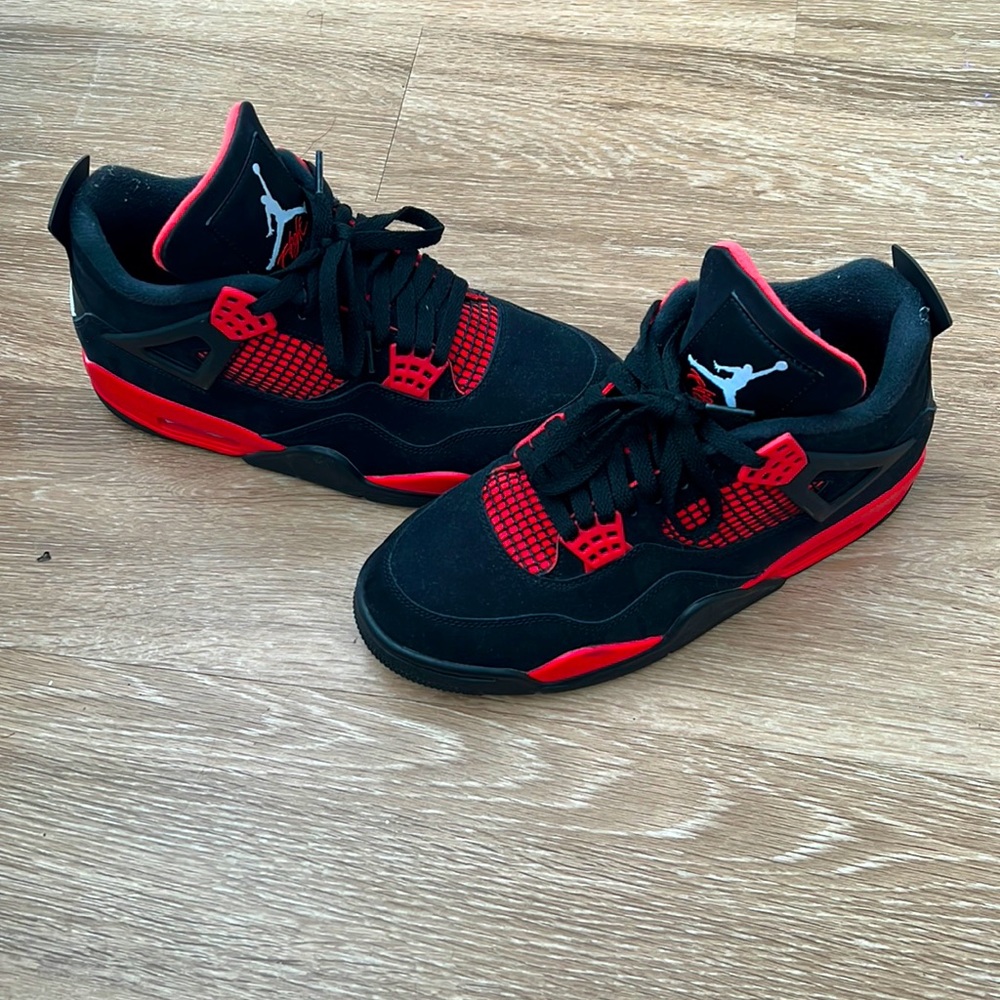 Thunder red 4s air jordan